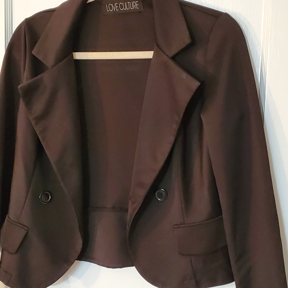 Light weight cropped blazer